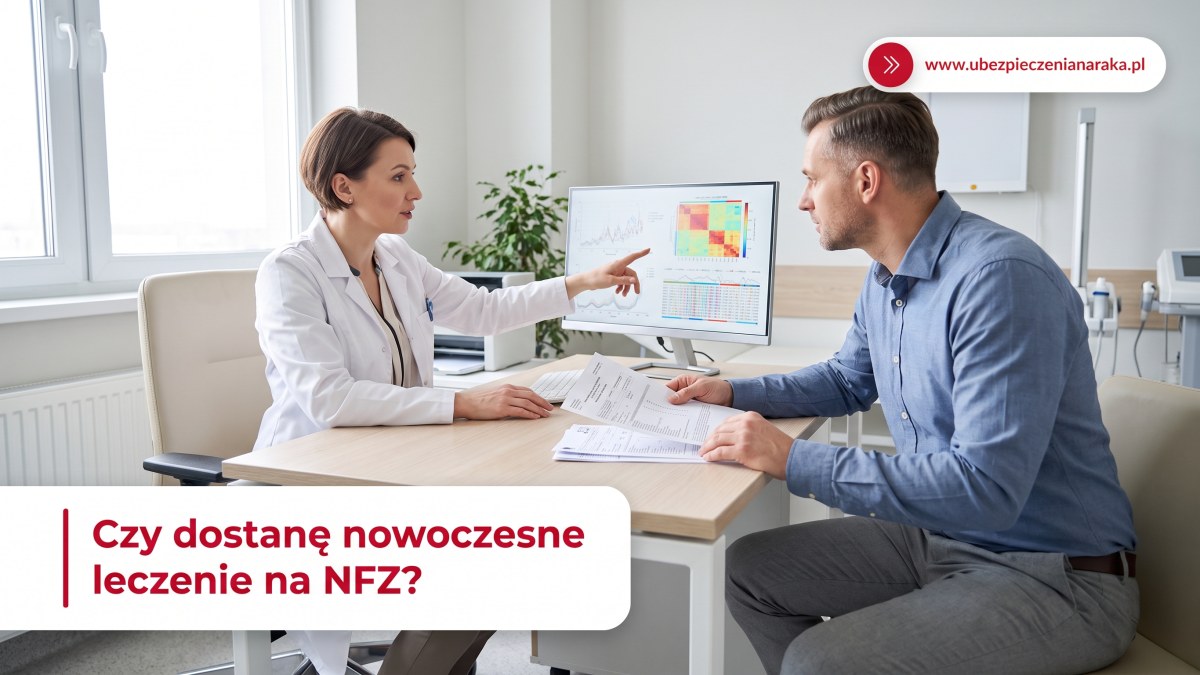 Lekarka pokazuje pacjentowi wyniki badań molekularnych na ekranie